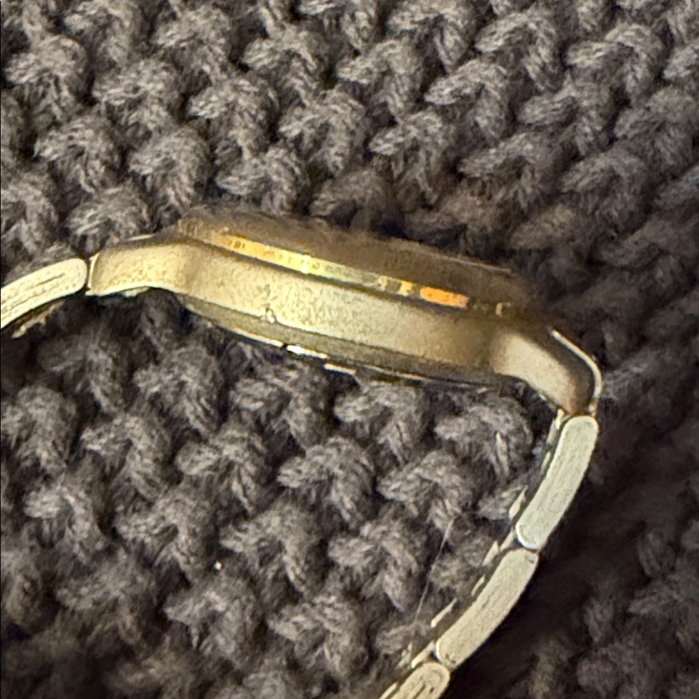 Swiss Army Gold watch - Picture 9 of 9